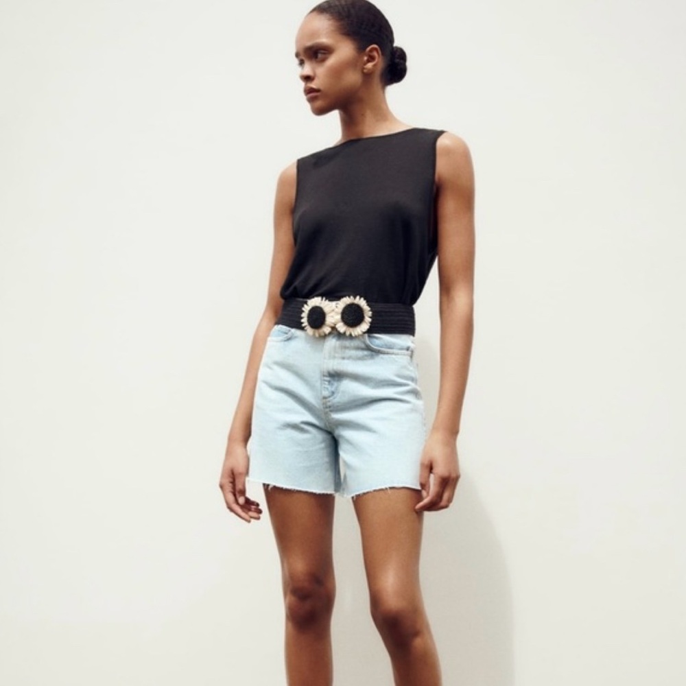 Zara Raffia Flower Belt in Black